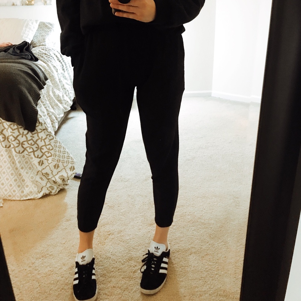 BP BLACK COMFY JOGGERS